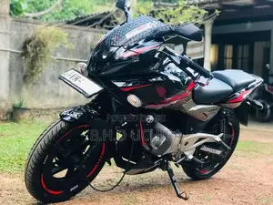 Bajaj Pulsar 220F 2010