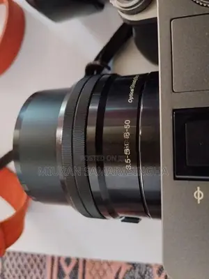 Sony 6000 DSLR Camera