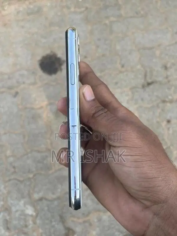Apple iPhone 11 Pro (Used)