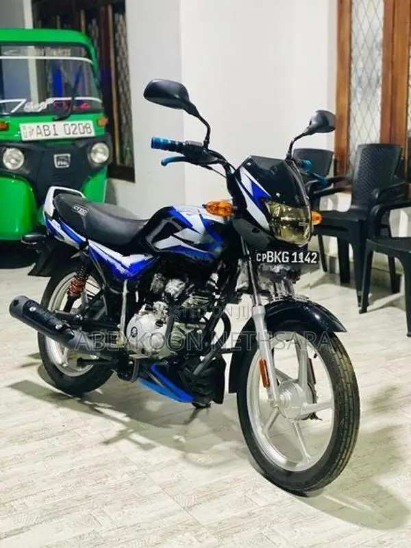 Bajaj CT100 2025