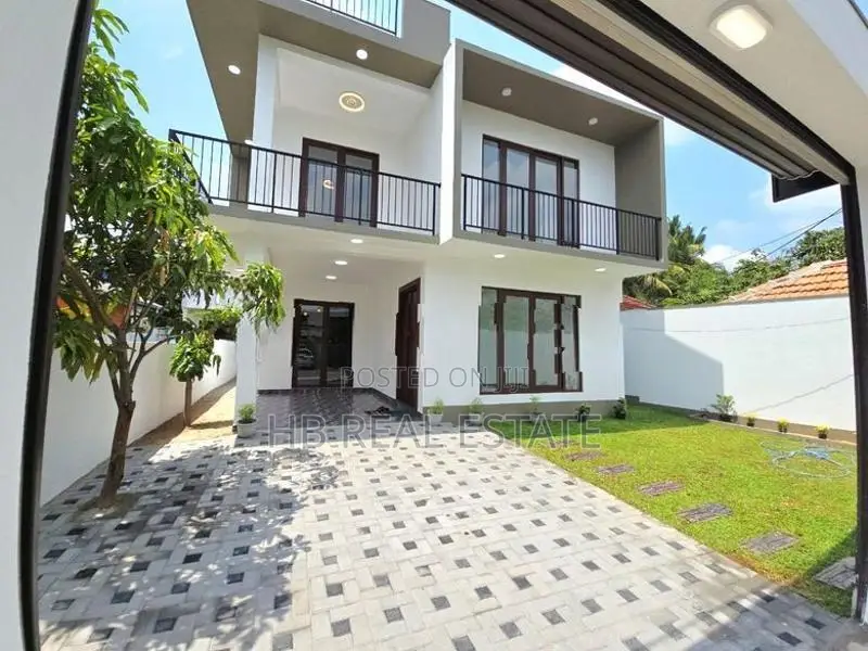 Newly Build Luxury Three Story House For Sale Makumbura