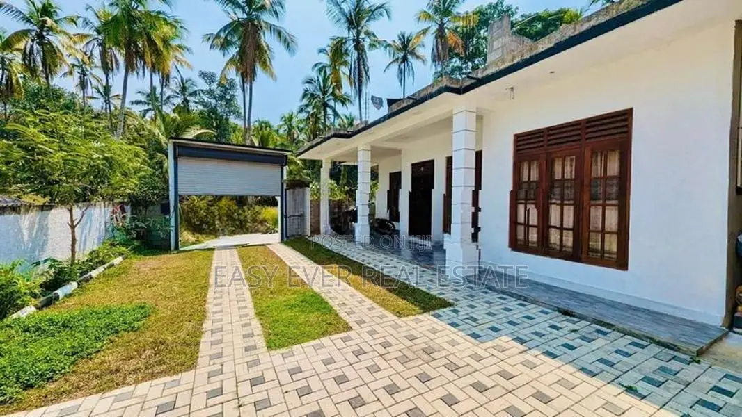 කඩවත ඉඹුල්ගොඩ අලුතින්ම ඉදිවන නව දෙමහල් නිවස