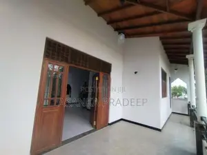 හයිලෙවල් මාර්ගයට මීටර් 300 දුරින් සුඛෝපභෝගී වටිනා දෙමහල් නිවසක්(ivf79o