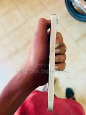 Apple iPhone 13 (Used)