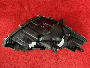 Toyota Vitz KSP 130 Head light