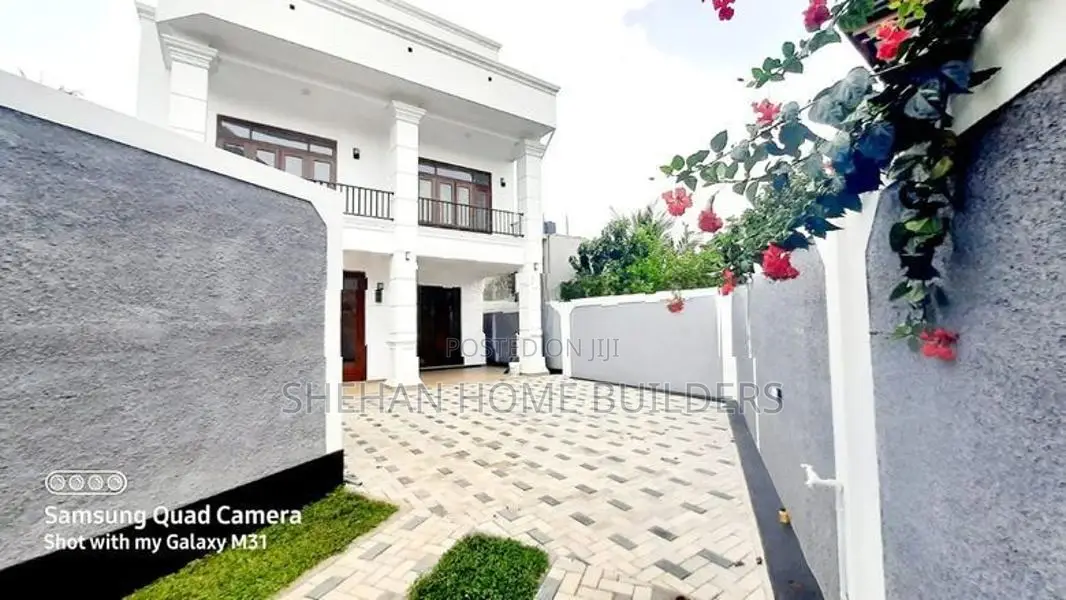 Brand new Luxury three storey House For sale in kandana