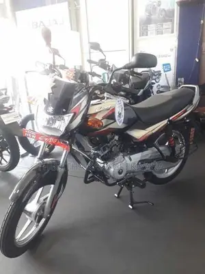 Bajaj CT100 2025