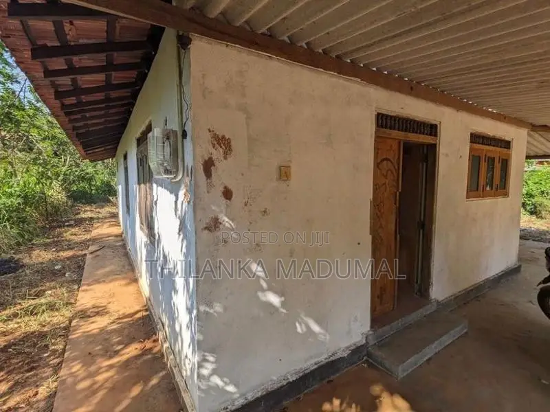 තනමල්විල අක්කර 4/1 ක ඉඩමක් විකිනීමට