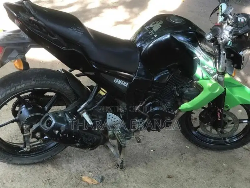 Yamaha FZ S 2011