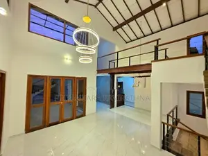 පිලියන්දලින් වෙනස්ම නිමාවකින් යුත් සුකෝපබෝගී දෙමහල් නිවස විකිනීමට