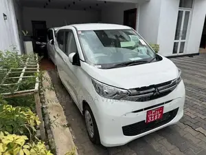Mitsubishi eK Wagon 2025