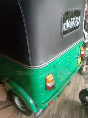 Bajaj RE 2010