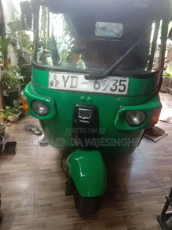 Bajaj RE 2010