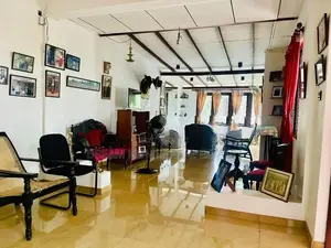 Modern 4BR Family Home with Gardens Garage – Rajagiriya