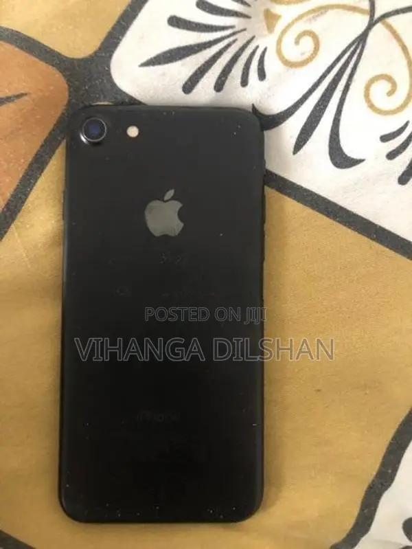 Apple iPhone 7 (Used)