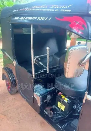 Bajaj RE 2012