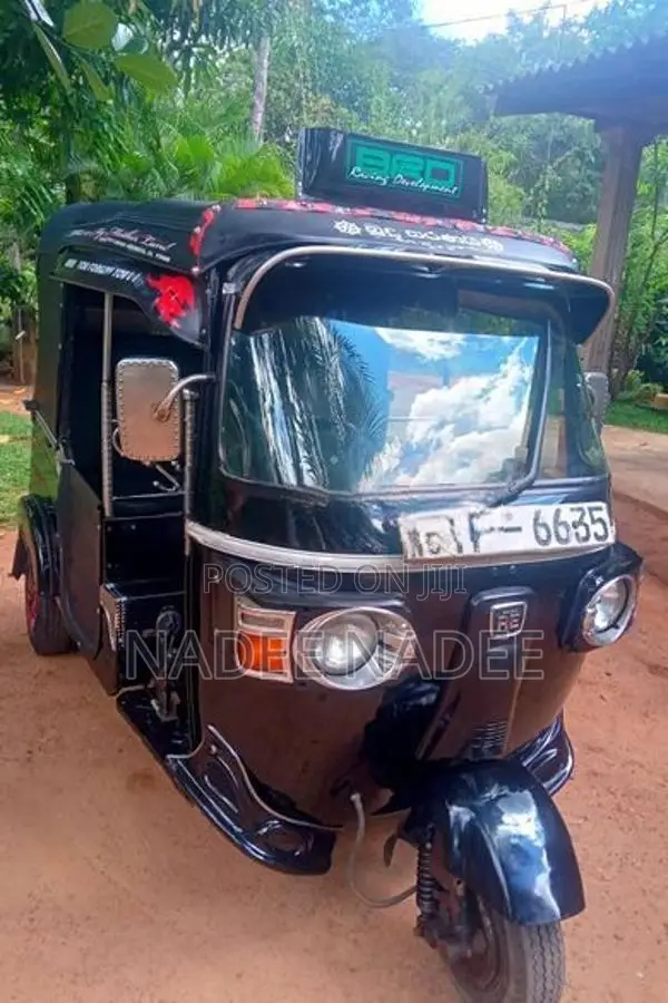 Bajaj RE 2012