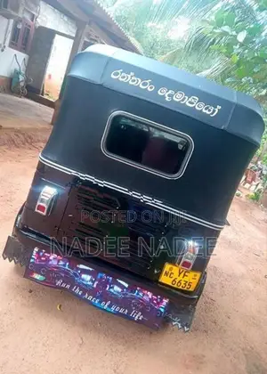 Bajaj RE 2012