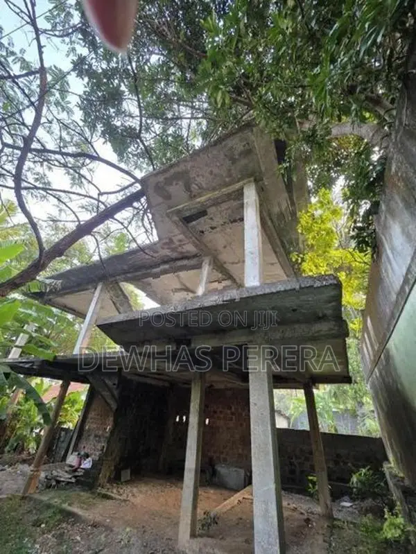 2 story structure with uncompleted house sale station road kandana