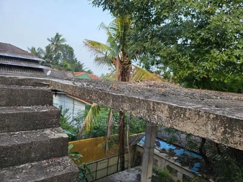 2 story structure with uncompleted house sale station road kandana