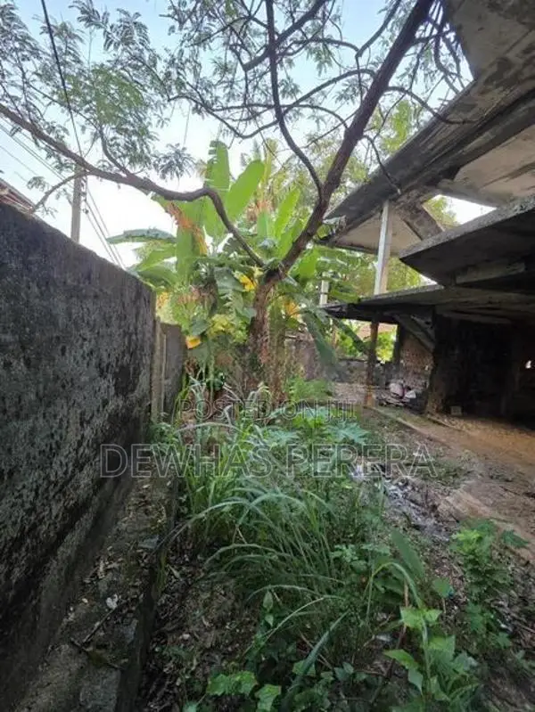 2 story structure with uncompleted house sale station road kandana