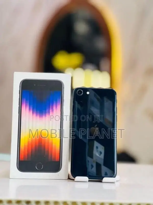 Apple iPhone SE 3 64GB (Used)