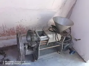 පොල්තෙල් ඇඹරුම් යන්ත්‍රය මෝටරය