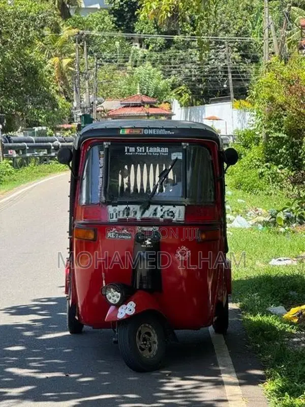 Bajaj RE 2005