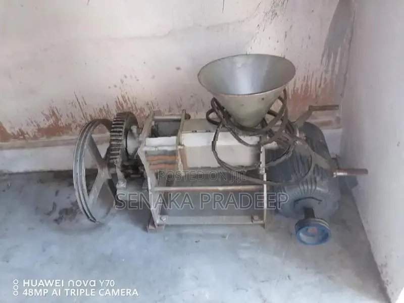 පොල්තෙල් ඇඹරුම් යන්ත්‍රය මෝටරය