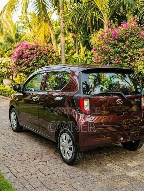 Daihatsu Mira Ex X SA 2025