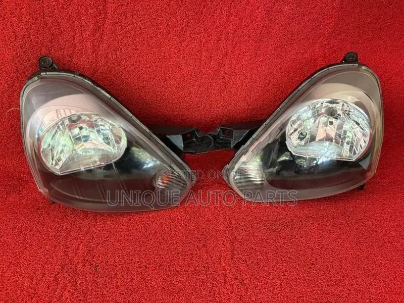 Daihatsu Mira Head Light