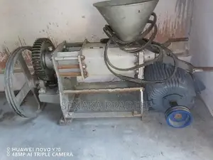 පොල්තෙල් ඇඹරුම් යන්ත්‍රය මෝටරය