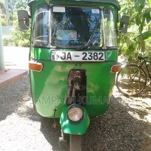 Bajaj RE 2004