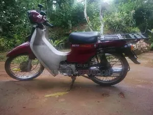 Bajaj M80 2004