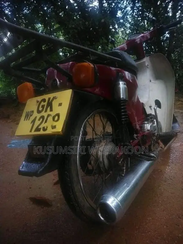 Bajaj M80 2004