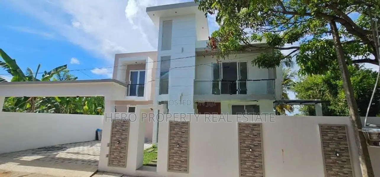 Brand New Super Luxury House for Sale in Piliyandala
