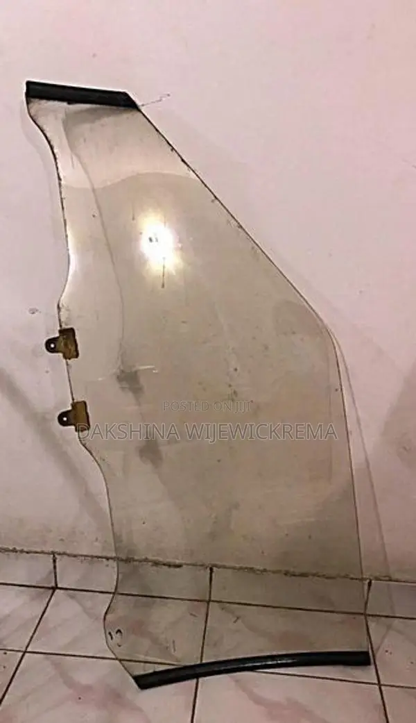 Nissan RZ1 Driver's Side Door Glass