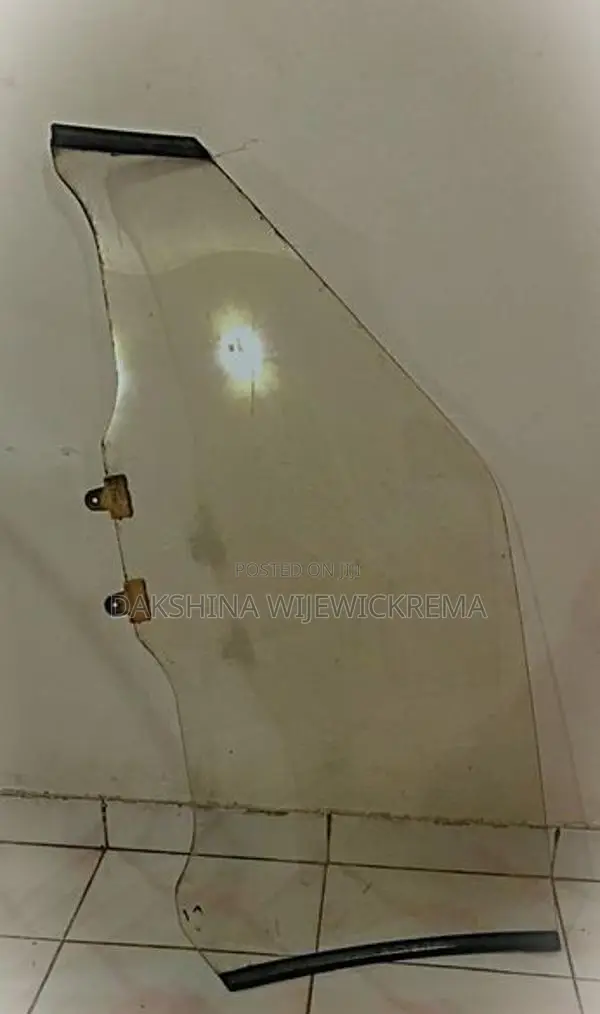 Nissan RZ1 Driver's Side Door Glass