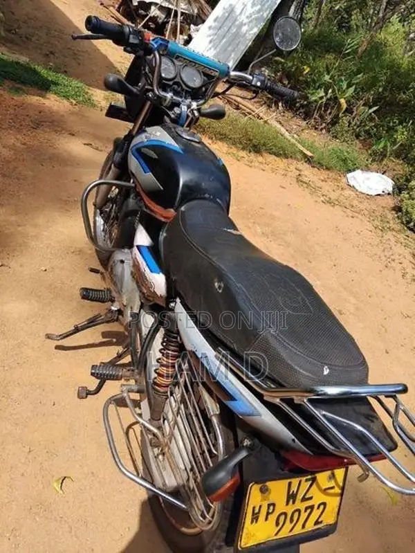 Bajaj CT100 2011