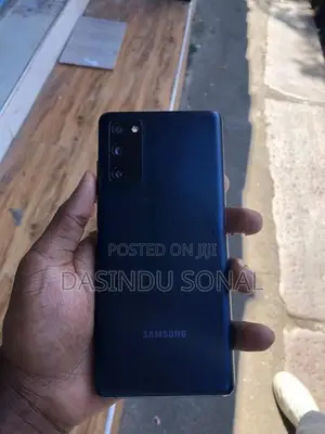 Samsung Galaxy S20FE (Used)