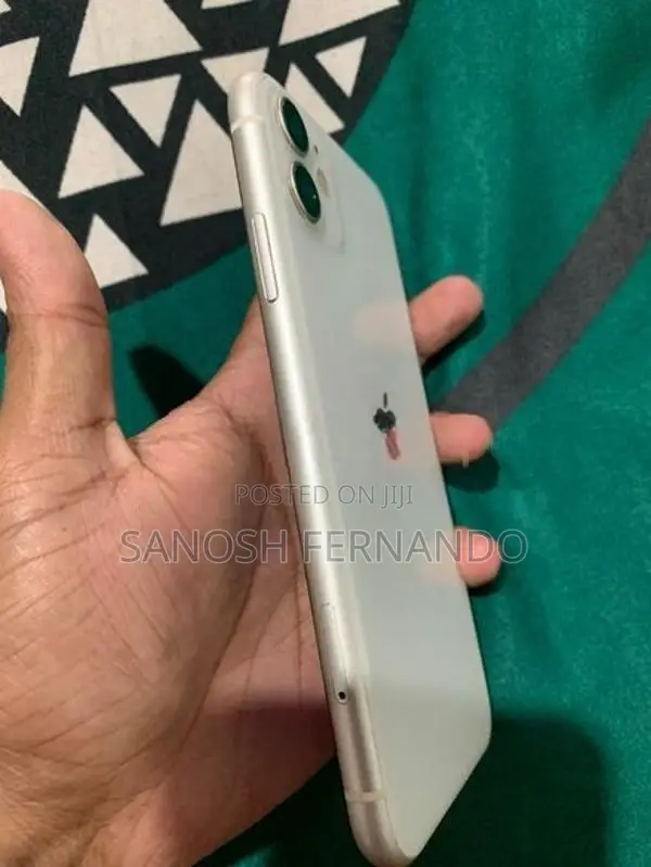 Apple iPhone 11 (Used)
