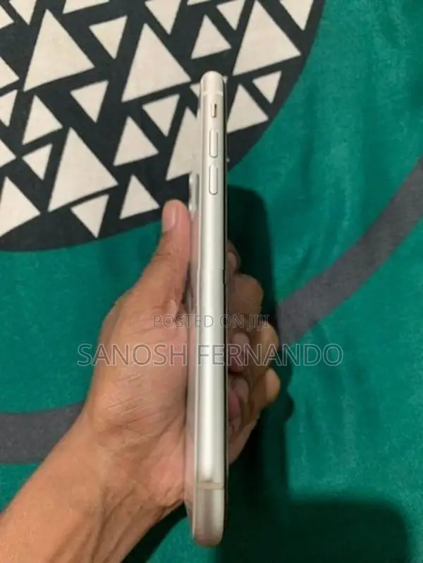 Apple iPhone 11 (Used)