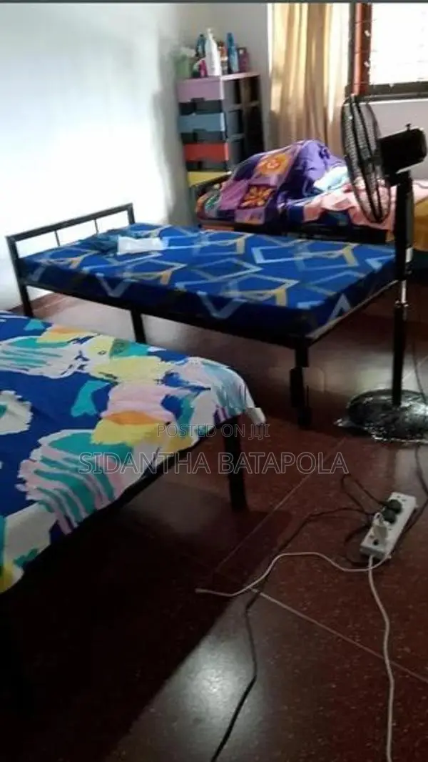 ගැහැනු ලමයෙක් (Sharing)බොර්ඩිමක් කුලියට දීමට ඇත නුගේගොඩ