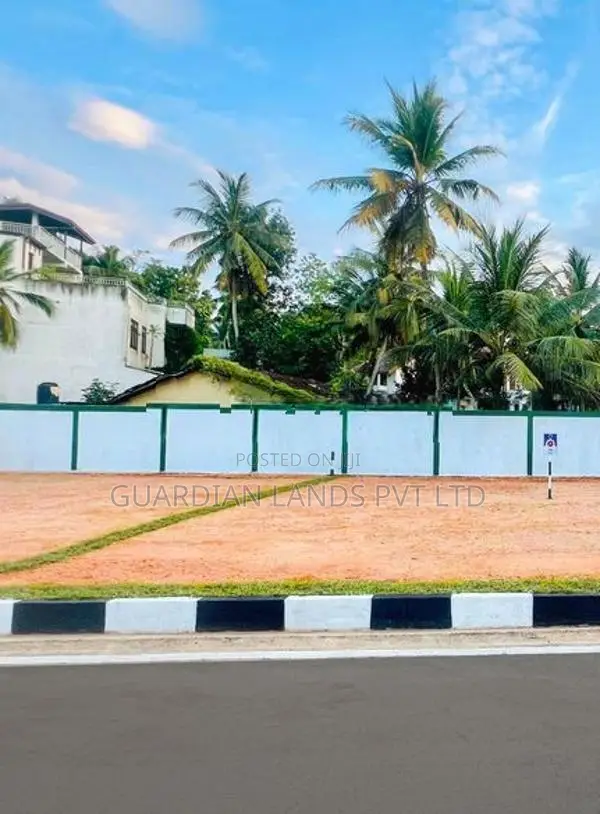 Highly Residential Land in Athurugiriya