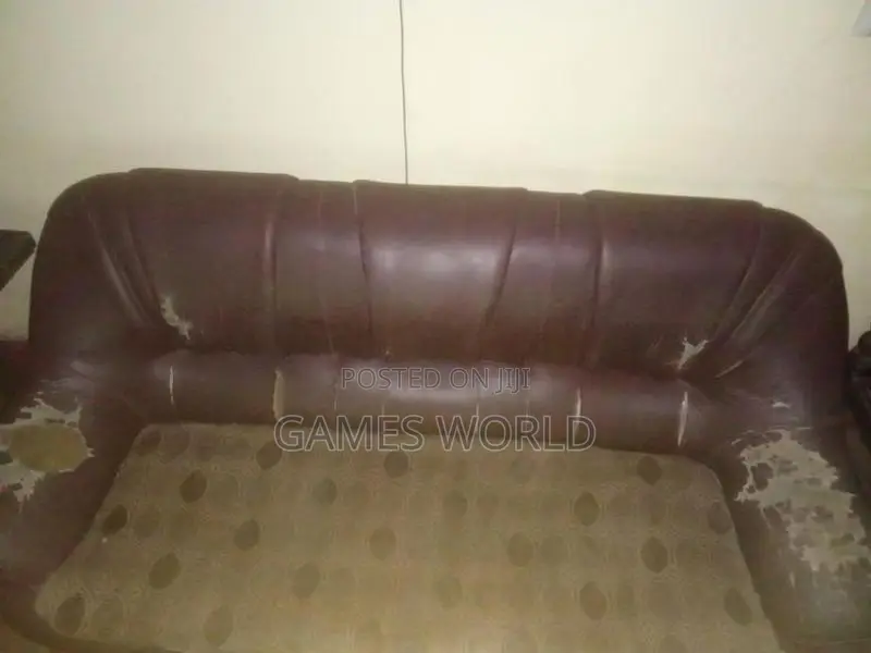 Singer Sofa Set