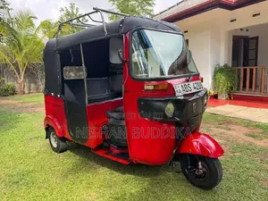 Bajaj RE 2018