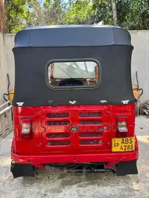 Bajaj RE 2018