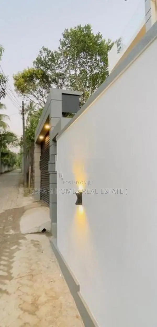 Ultra-Luxury 4-Bedroom Modern Home with Rooftop Garden Athurugiriya