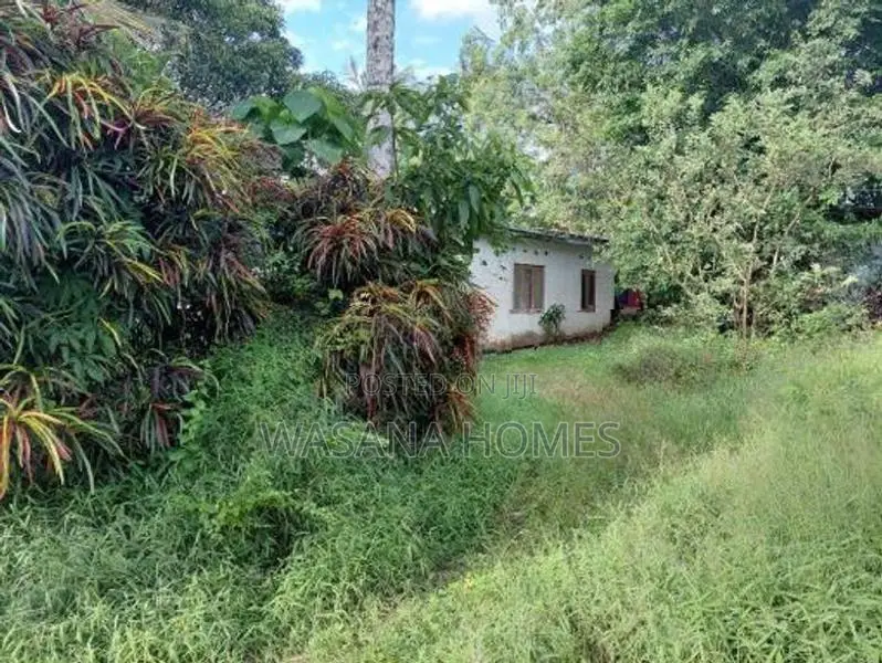 Residential Land with House for Sale Pannipitiya