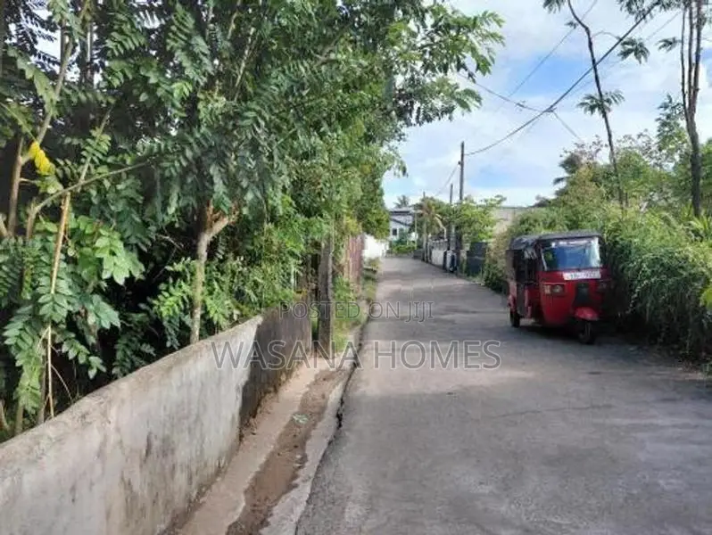 Residential Land with House for Sale Pannipitiya